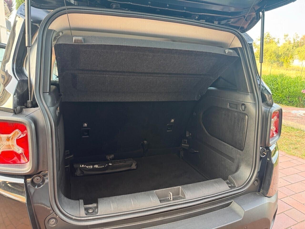 Jeep Renegade 1.6 Mjt TOTAL BLACK soli 72000 KM da 180mese