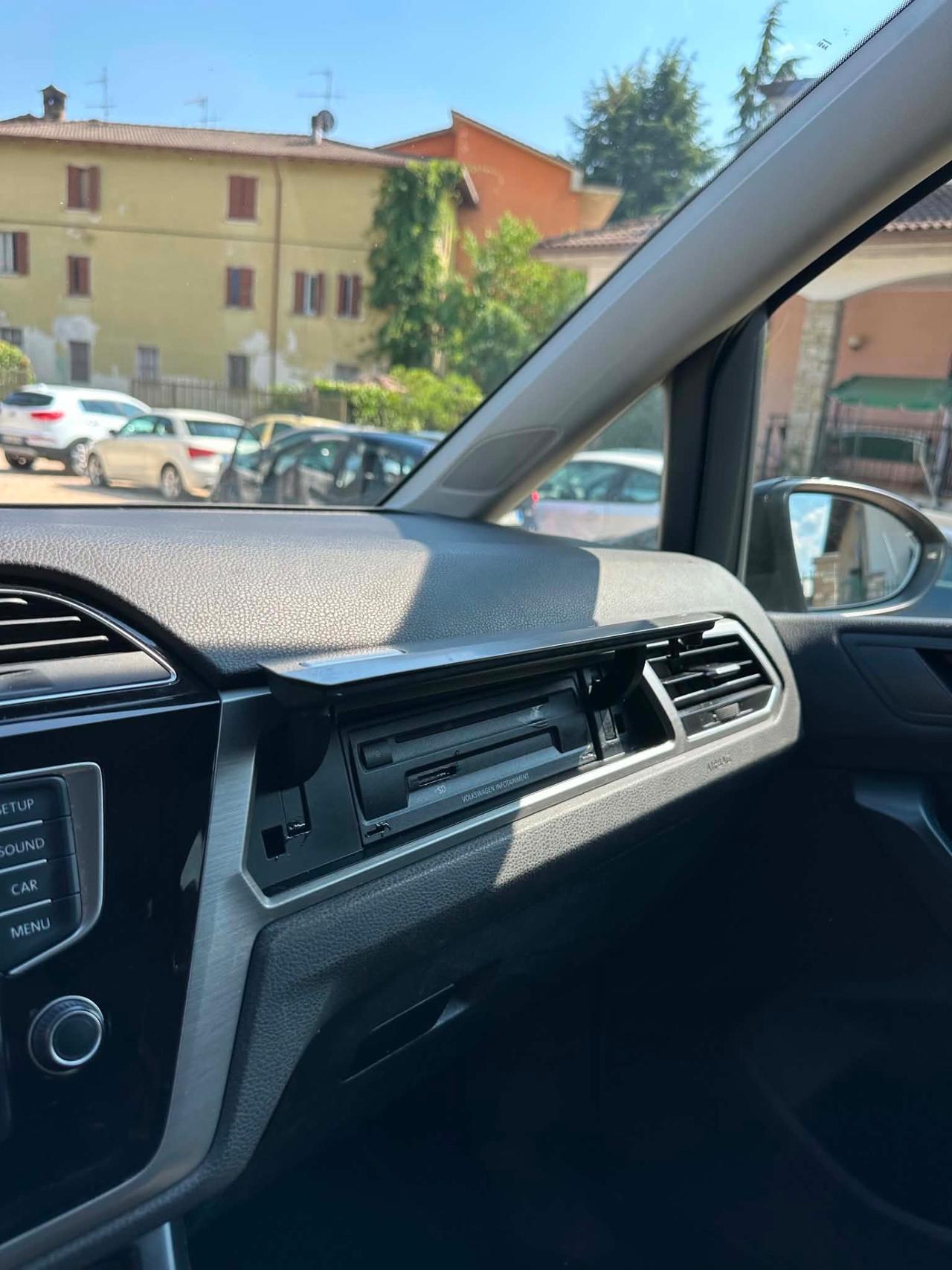 Volkswagen TOURAN 1.6 TDI 150 CV DSG 7 POSTI