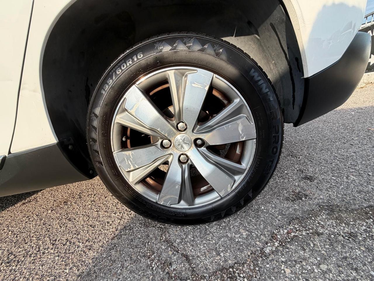 Peugeot 2008 1.2 VTi 82CV Allure
