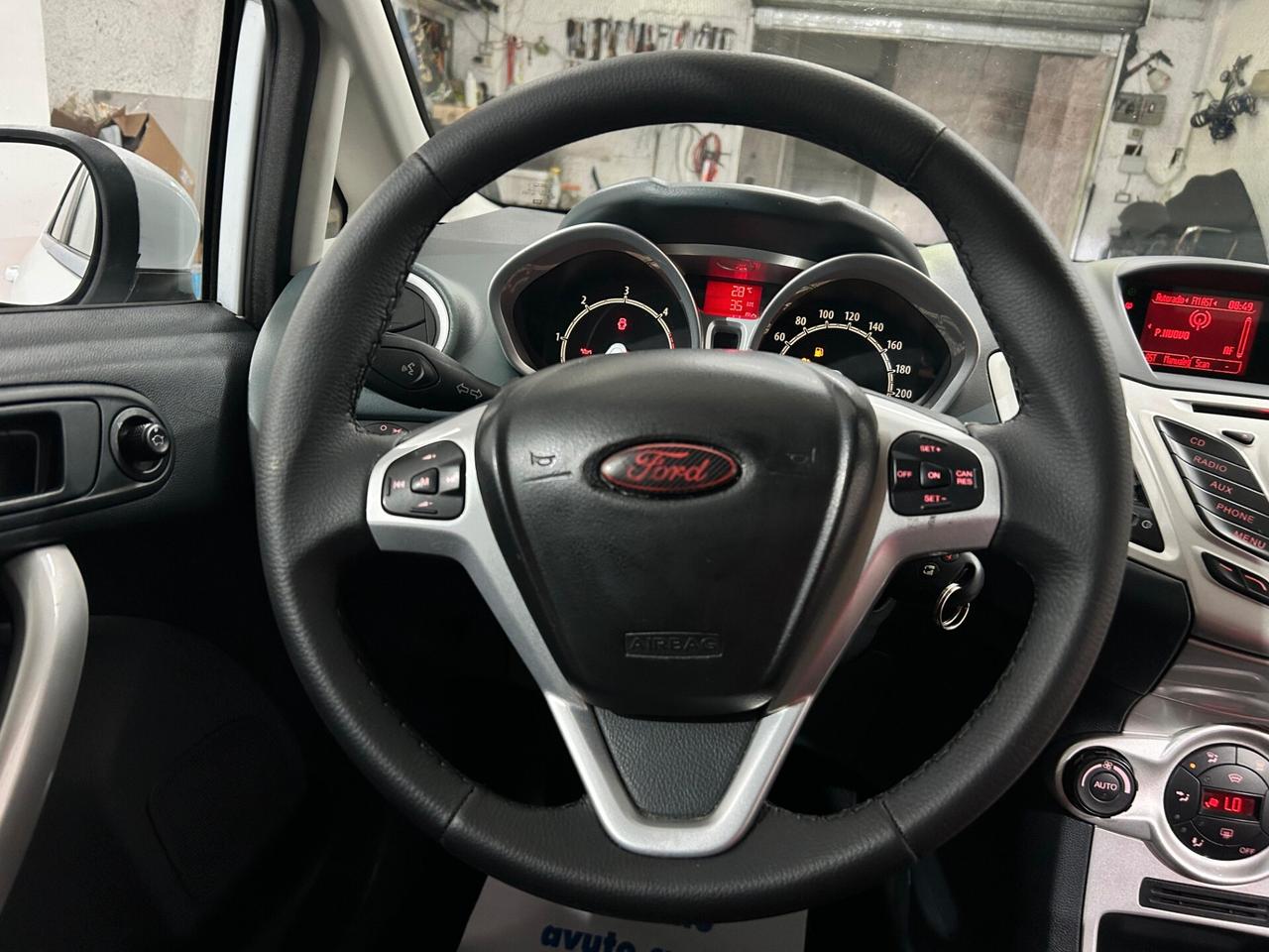 Ford Fiesta 1.4 TDCi 68CV 5 porte Titanium