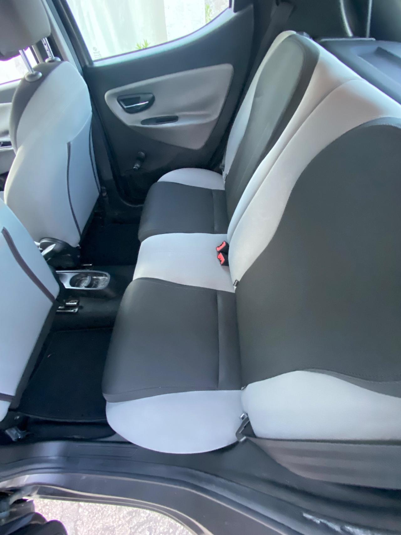 Lancia Ypsilon 1.3 MJT 16V 95 CV 5 porte S&S Silver