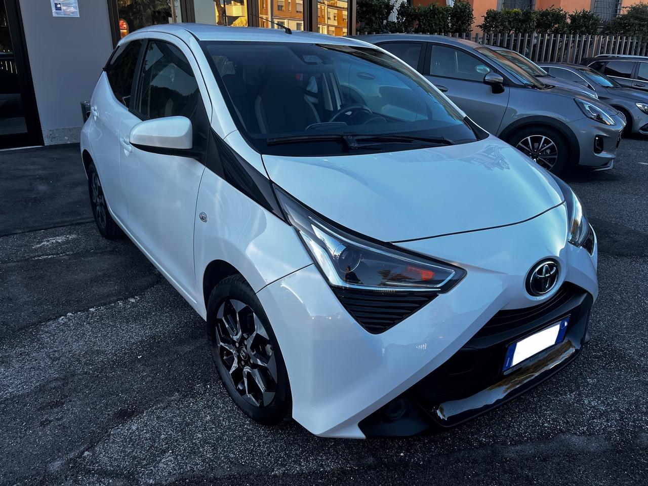 Toyota Aygo Connect 1.0 VVT-i 72 CV 5 porte NEOPATENTATI