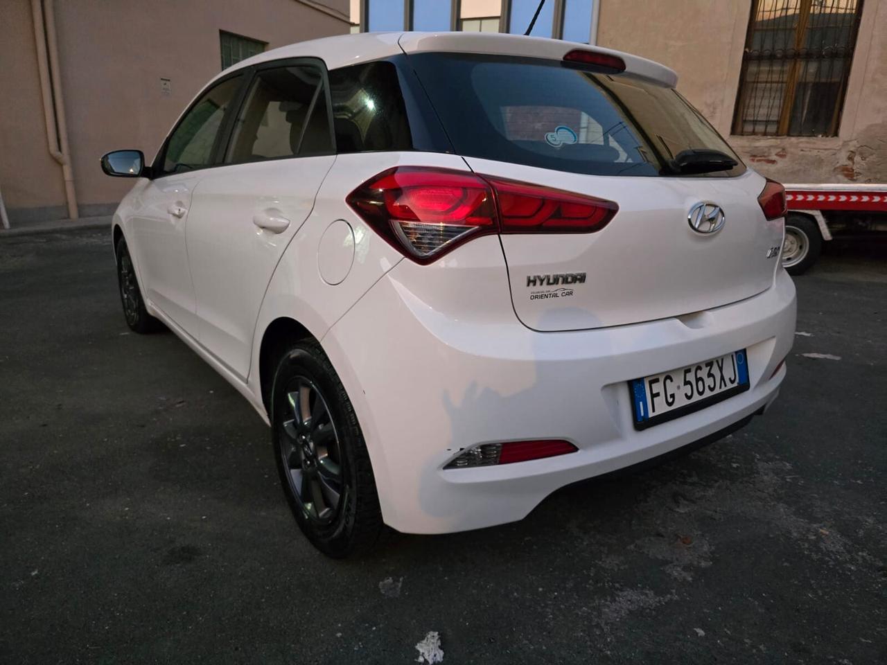 Hyundai i20 1.2 84 CV 5 porte Comfort unico proprietario garanzia 12 mesi accetto permute