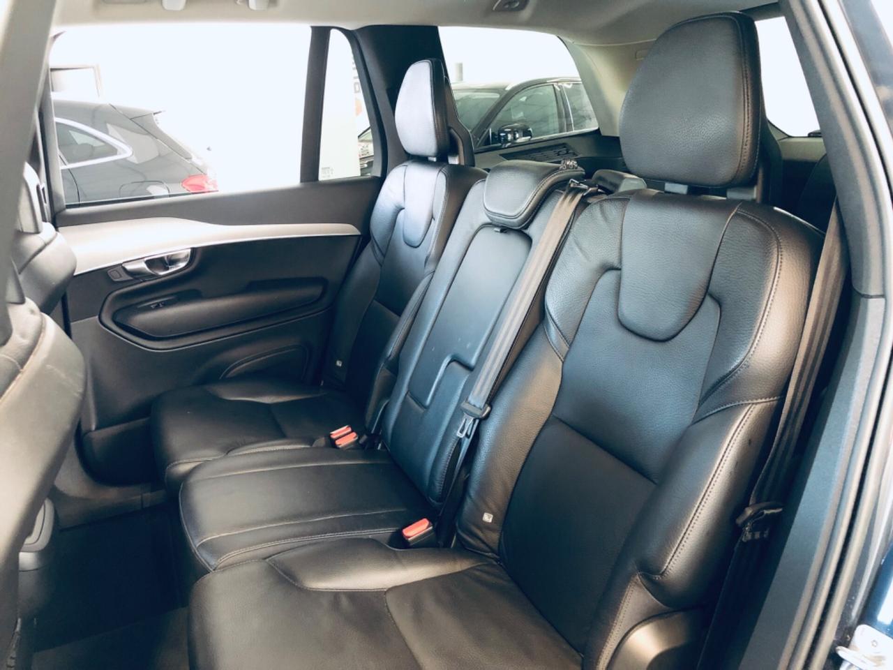 Volvo XC 90 B5 (d) AWD Geartronic Momentum 7 POSTI