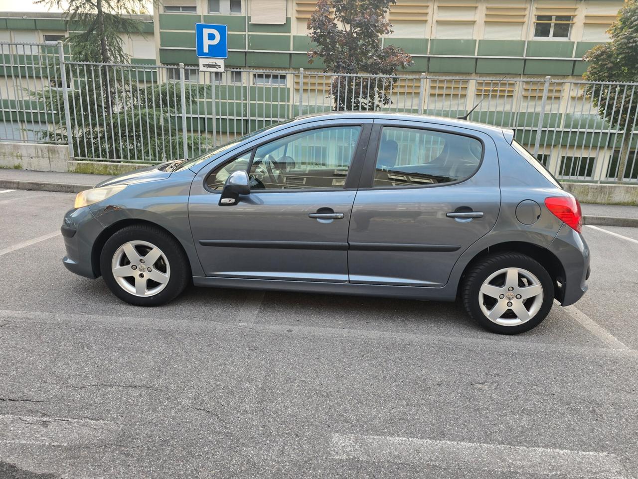PEUGEOT 207 1.4 "OK PER NEOPATENTATI"