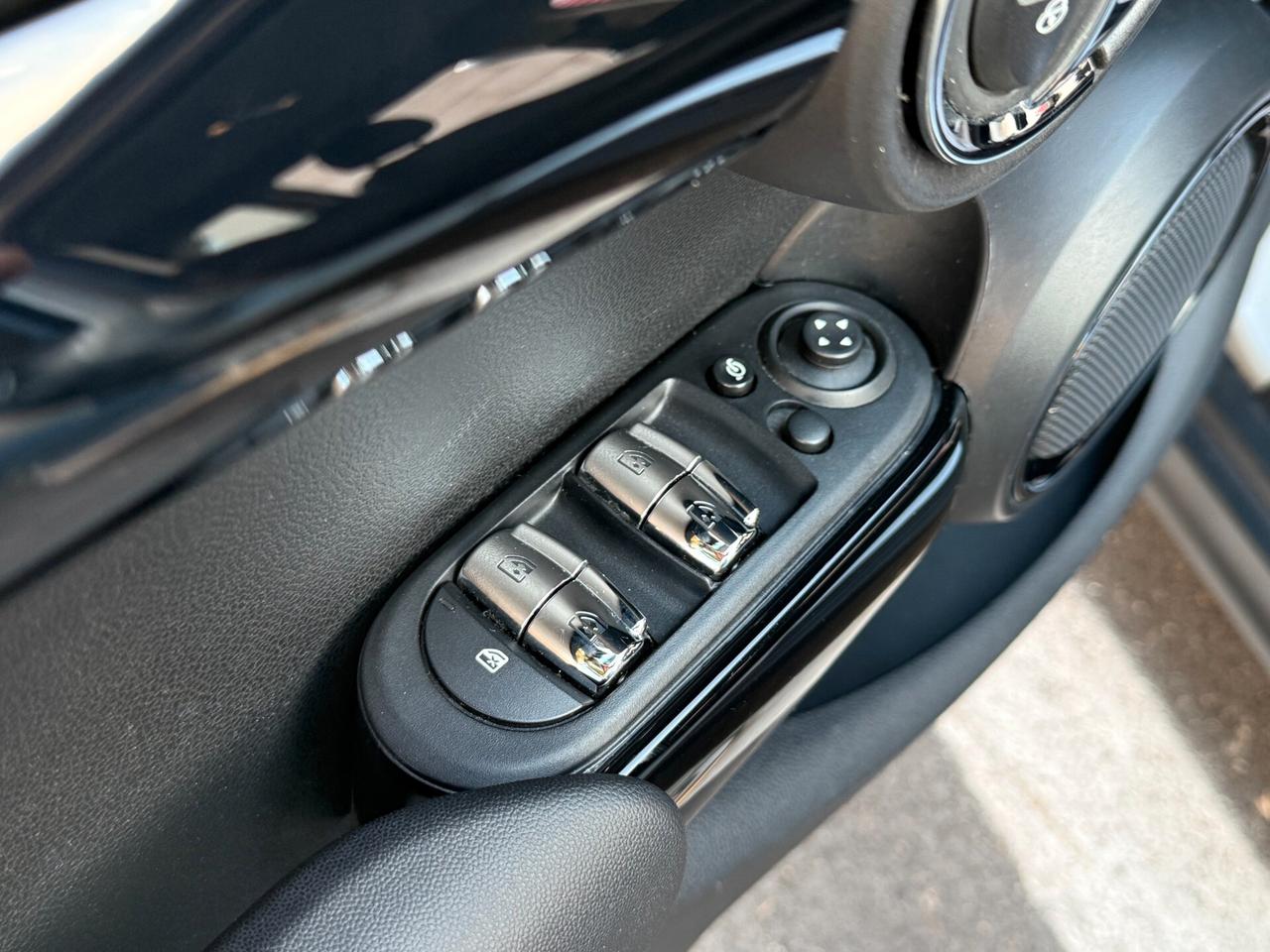 Mini 1.5 Cooper D 5porte B.Street NAVI LED - 2019