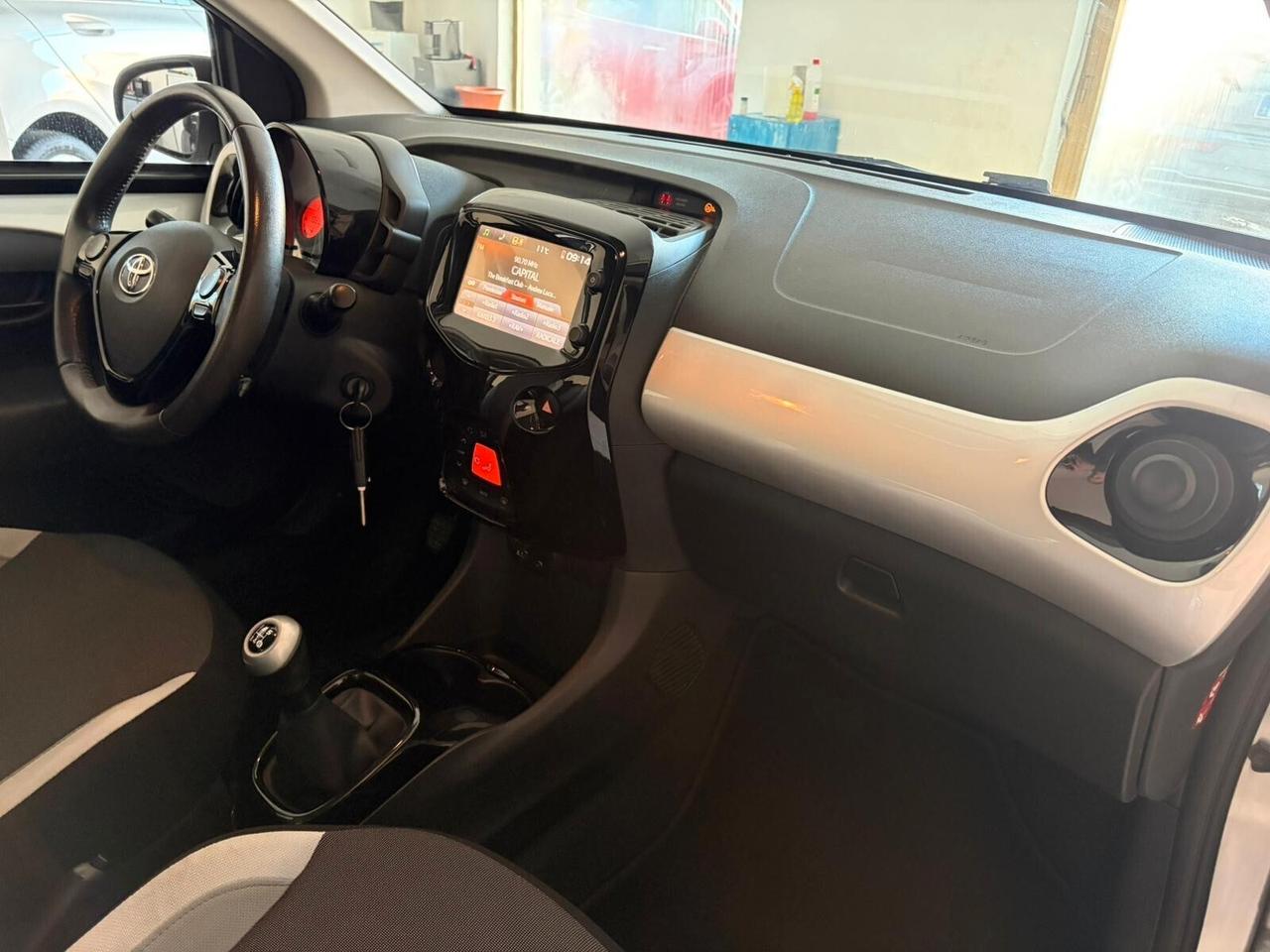 TOYOTA AYGO 1.0 5P X-PLAY "UN GIOIELLINO"