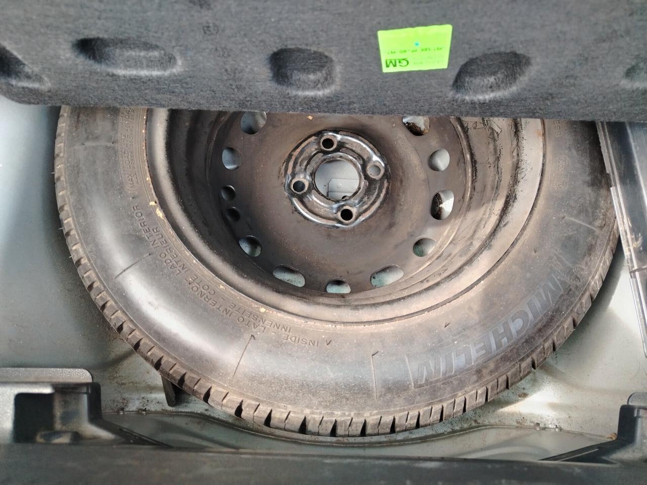 Opel Corsa 1.2 3 porte b-color