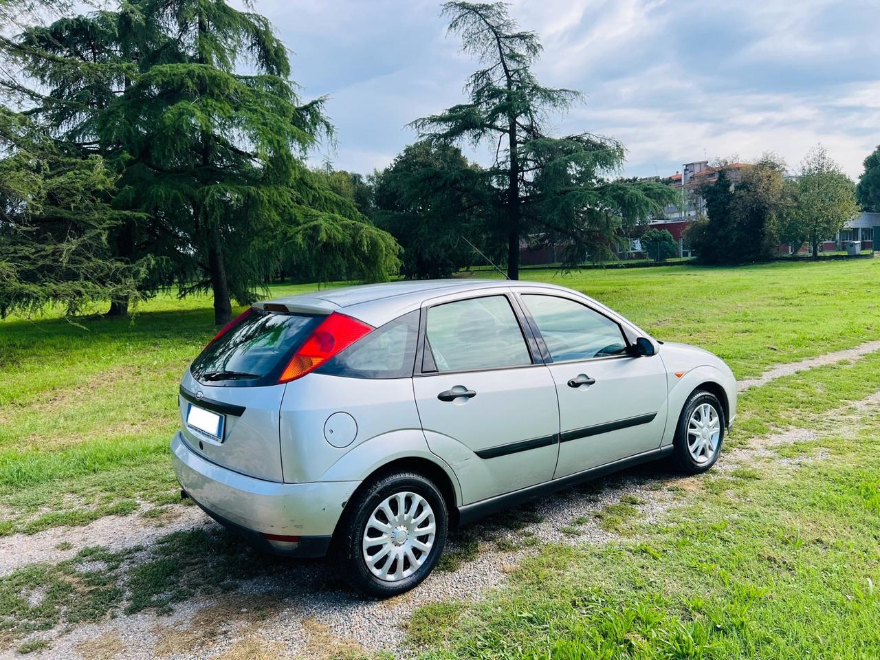 Ford Focus 1.6i 16V cat 5p. Ghia