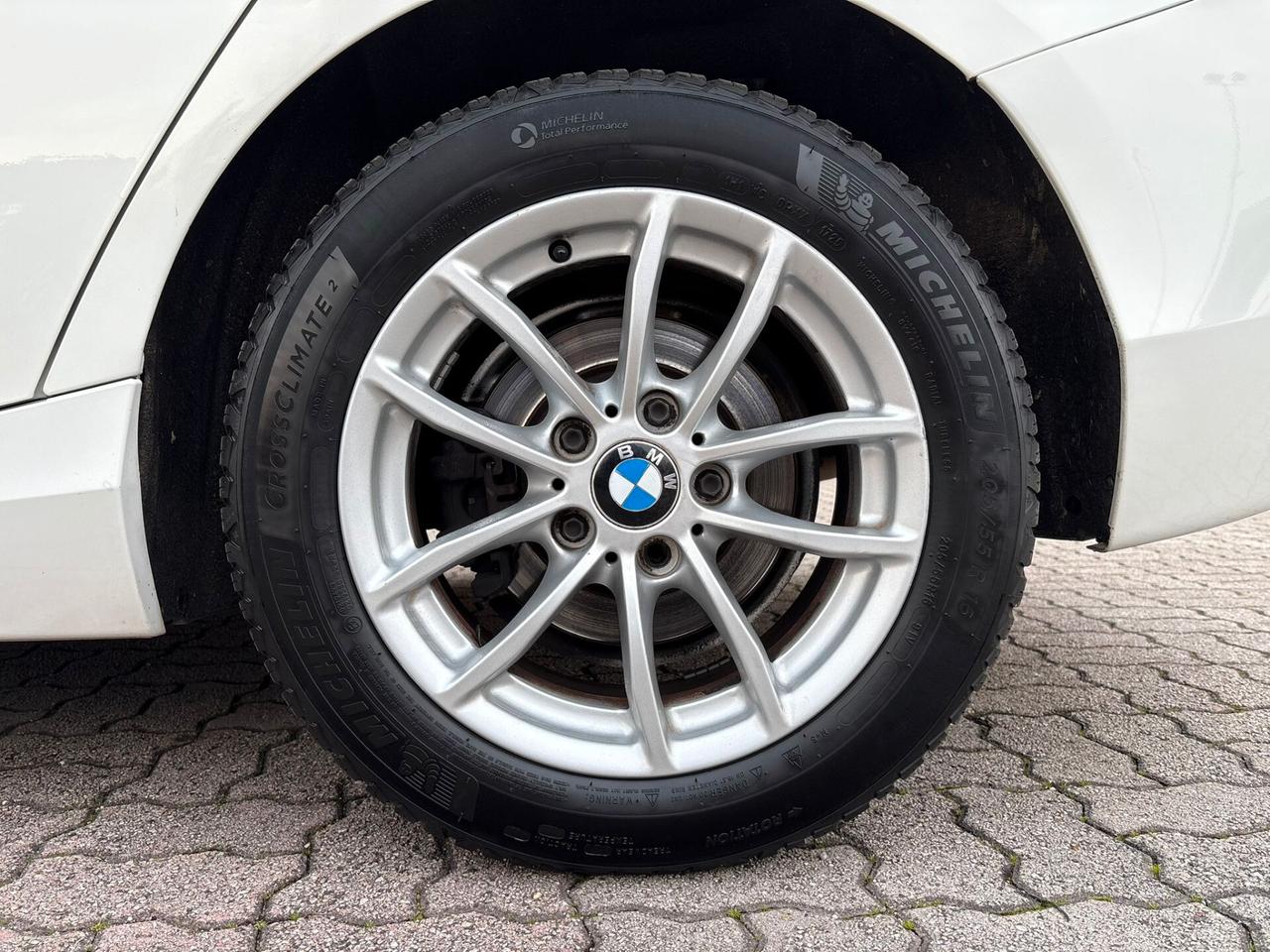 BMW SERIE 1 BENZINA AUTOMATICA SI A NEOPATENTATI