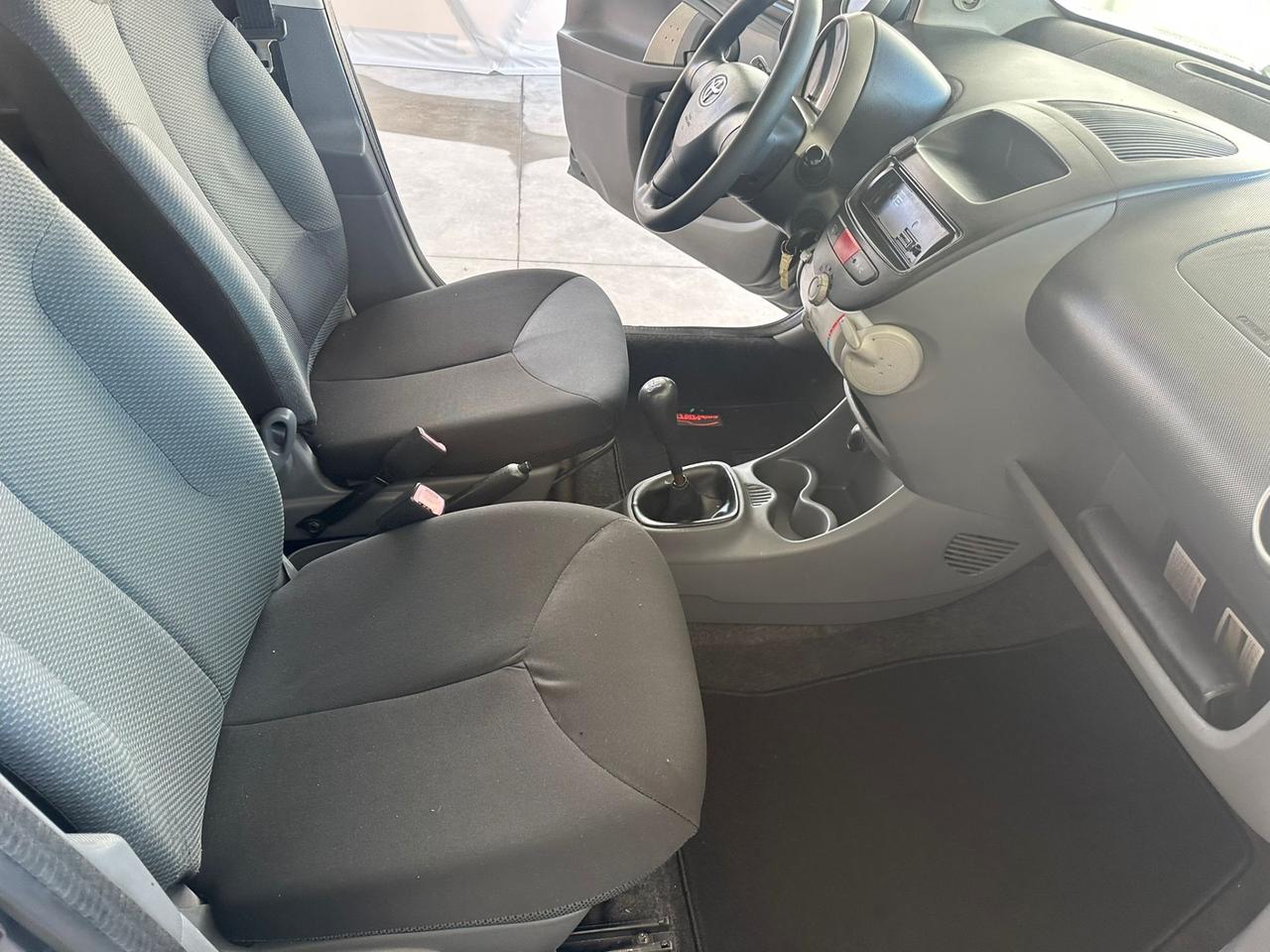 Toyota Aygo 1.0 12V VVT-i 5 porte Sol