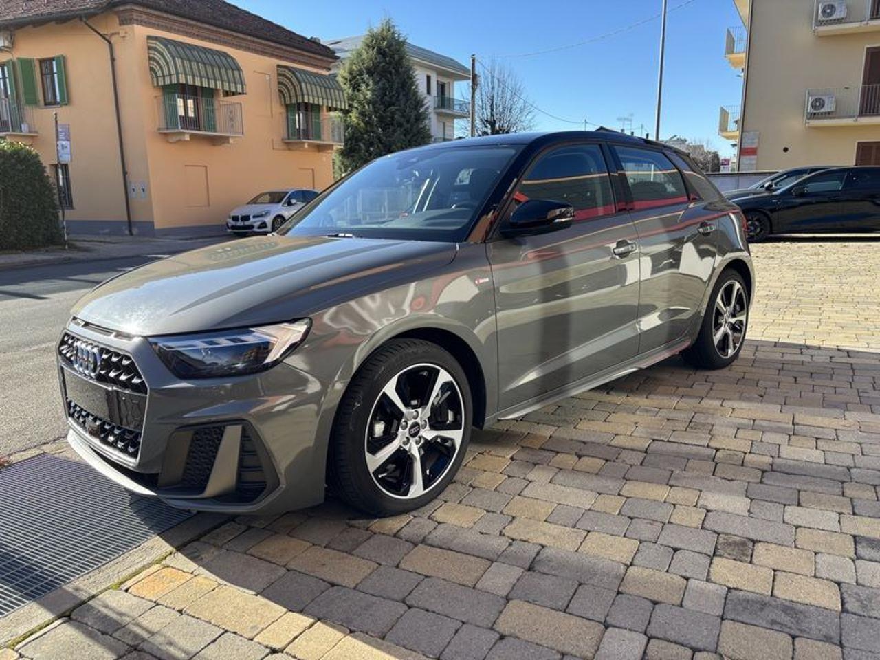 Audi A1 SPB 30 TFSI S tronic S line edition LED-APP-17"