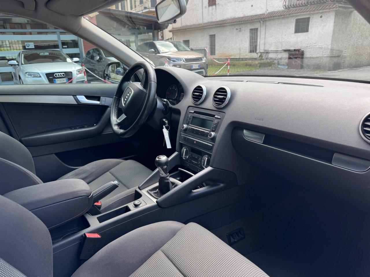 Audi A3 SPB 1.6 TDI 105 CV CR - VETRI OSCURATI - GIA' TAGLIANDATA