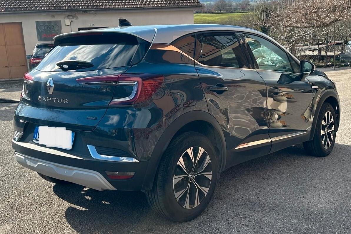 Renault Captur Plug-in Hybrid E-Tech 160 CV Techno incidentata