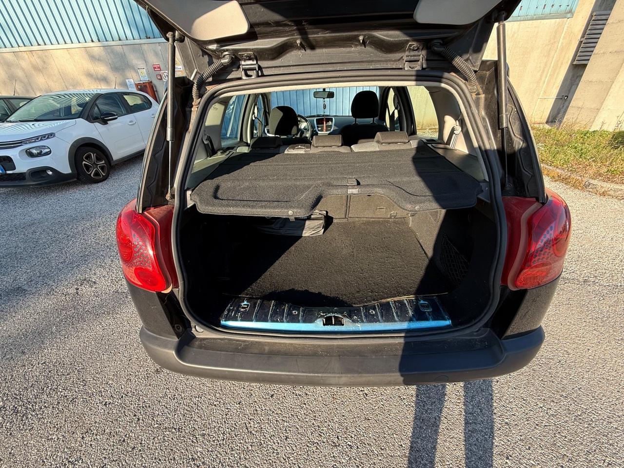 Peugeot 207 1.4 VTi 95CV SW Special Edition