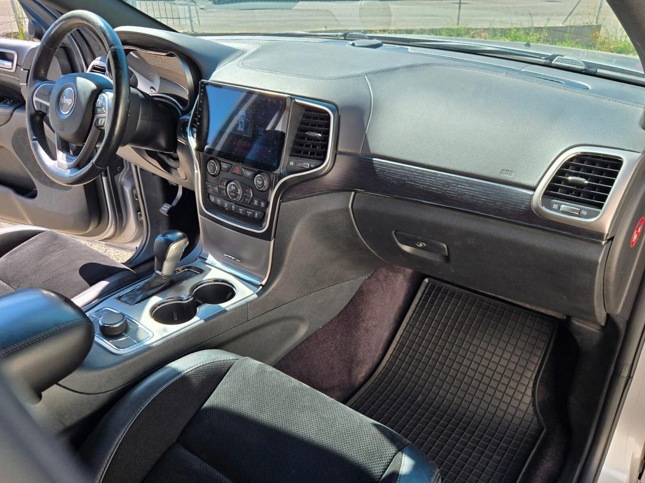Jeep Grand Cherokee 3.0 V6 CRD 250 Multijet II S Model full
