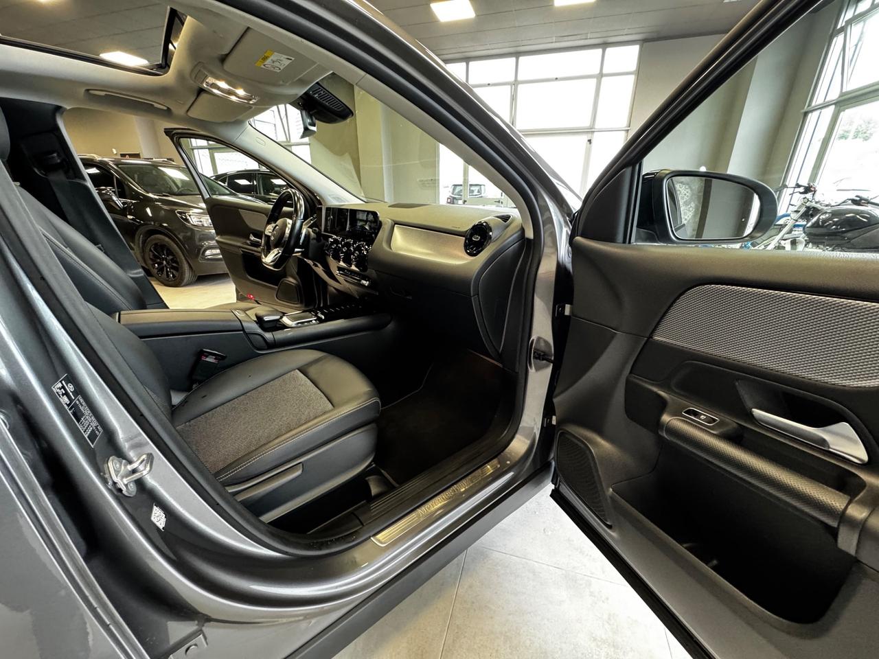 MERCEDES GLA 200CDI AT8 TETTO APRIBILE + PACK PREMIUM