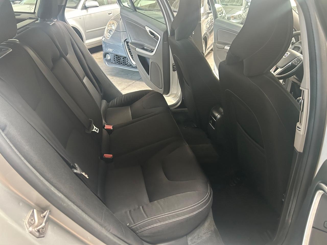 Volvo V60 D2 Summum 2.0D 120cv euro 6b
