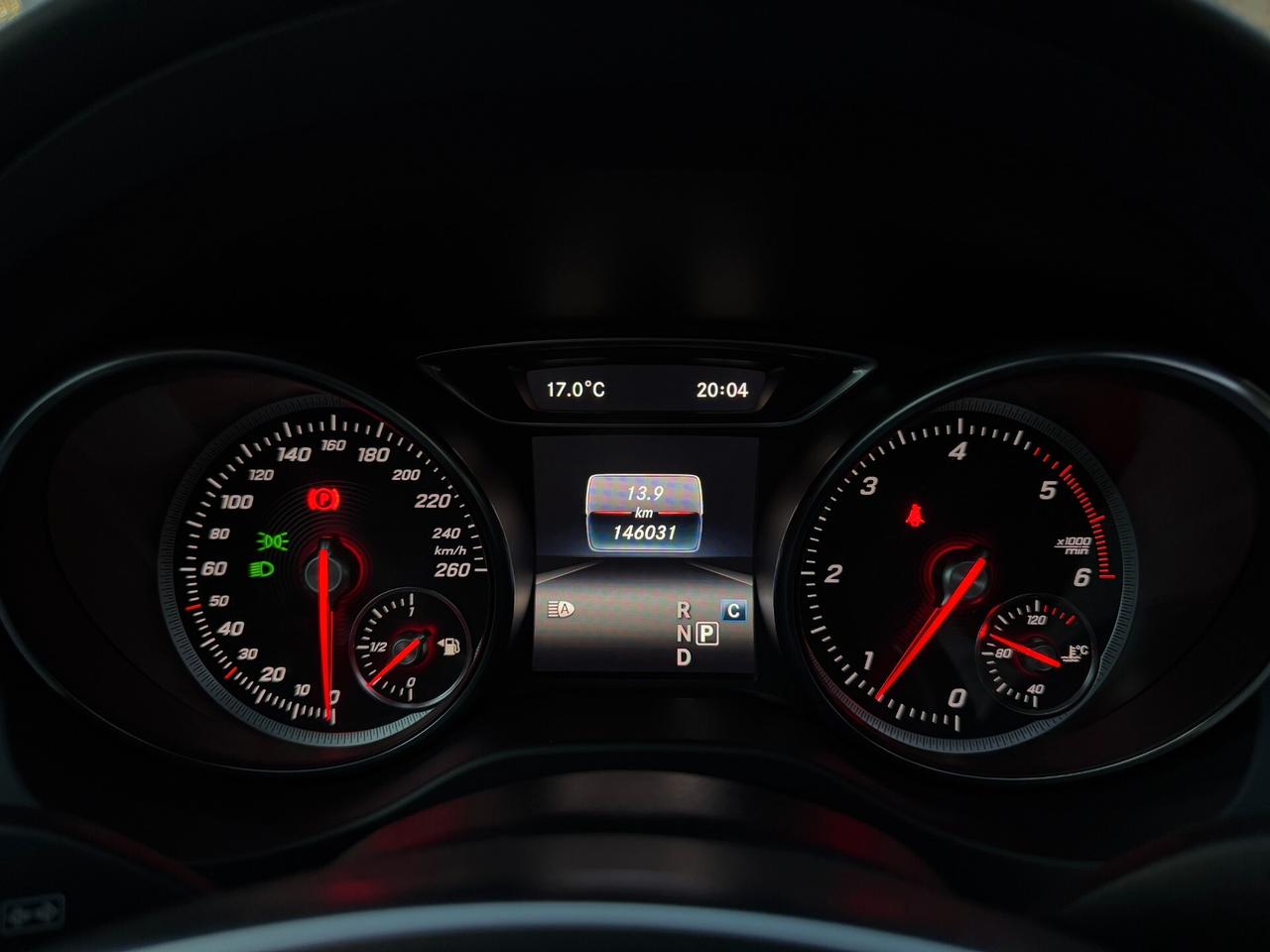 Mercedes GLA200 4MATIC 136/PREMIUM AMG/TETTO/19"