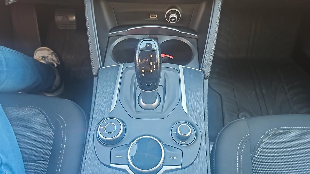 Alfa Romeo Stelvio 2.2 Turbodiesel 190 CV AT8 Q4 B-Tech