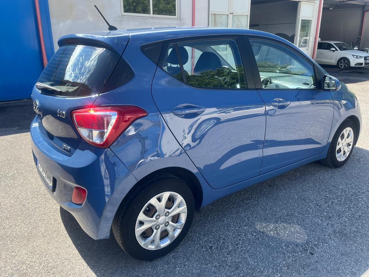Hyundai i10-1.0 gpl - full opt-2015