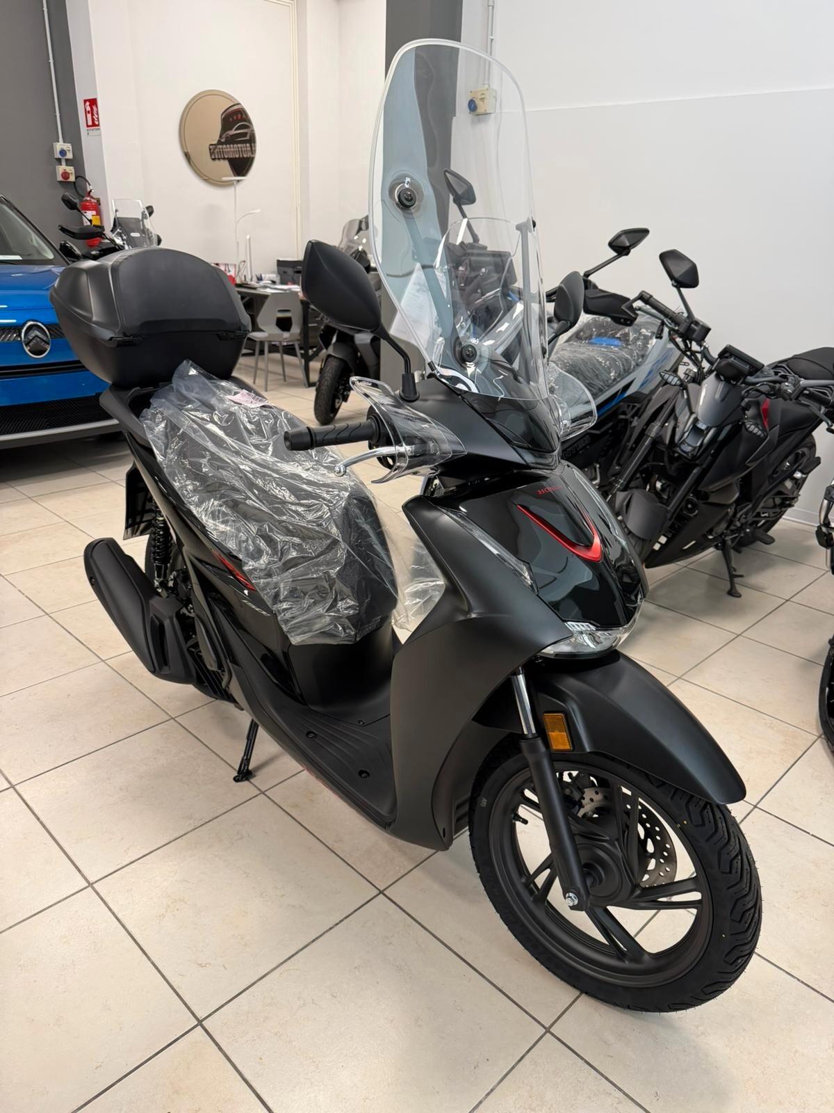 Honda SH 125 sport 60 euro al mese