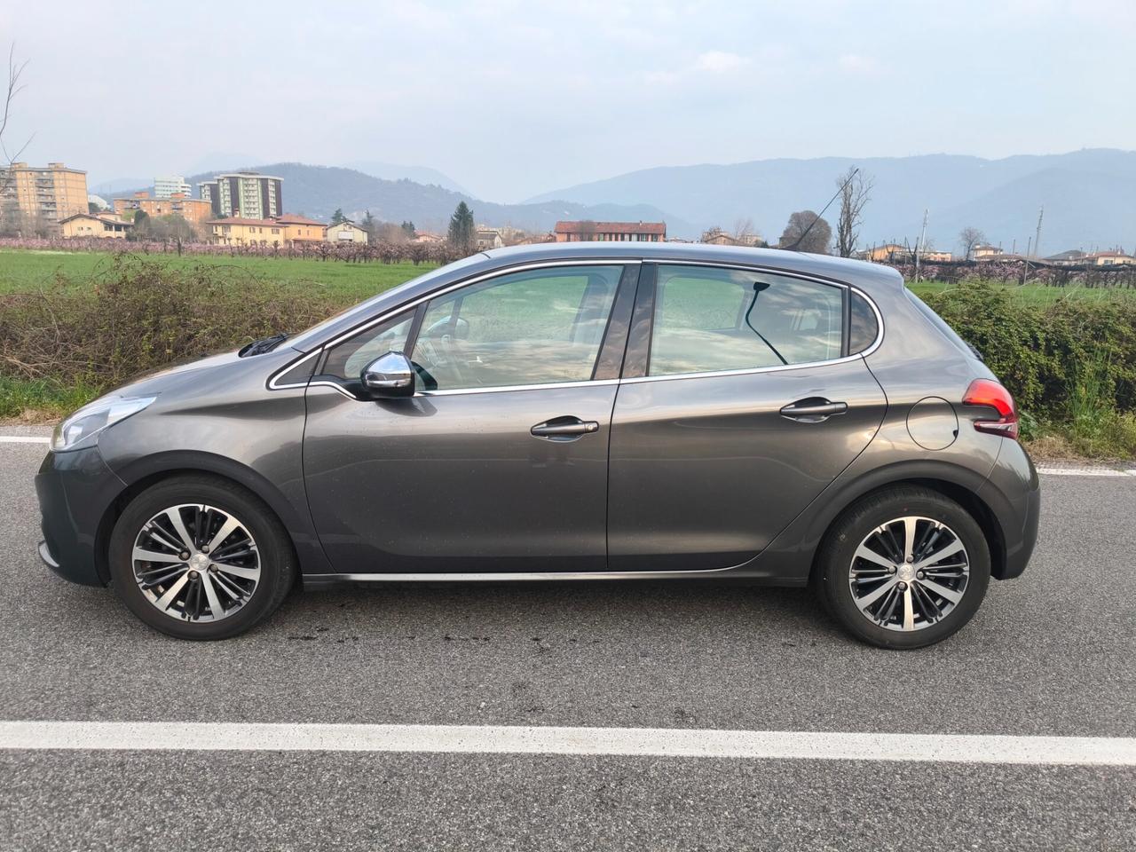 PEUGEOT 208 1,6 BLUE HDI- ALLURE-OK NEOPATENTATI- EURO 6