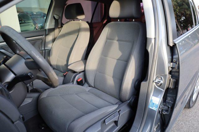 VOLKSWAGEN Golf V 1.6 Benzina 5 Porte Comfortline per NEOPATENTATI