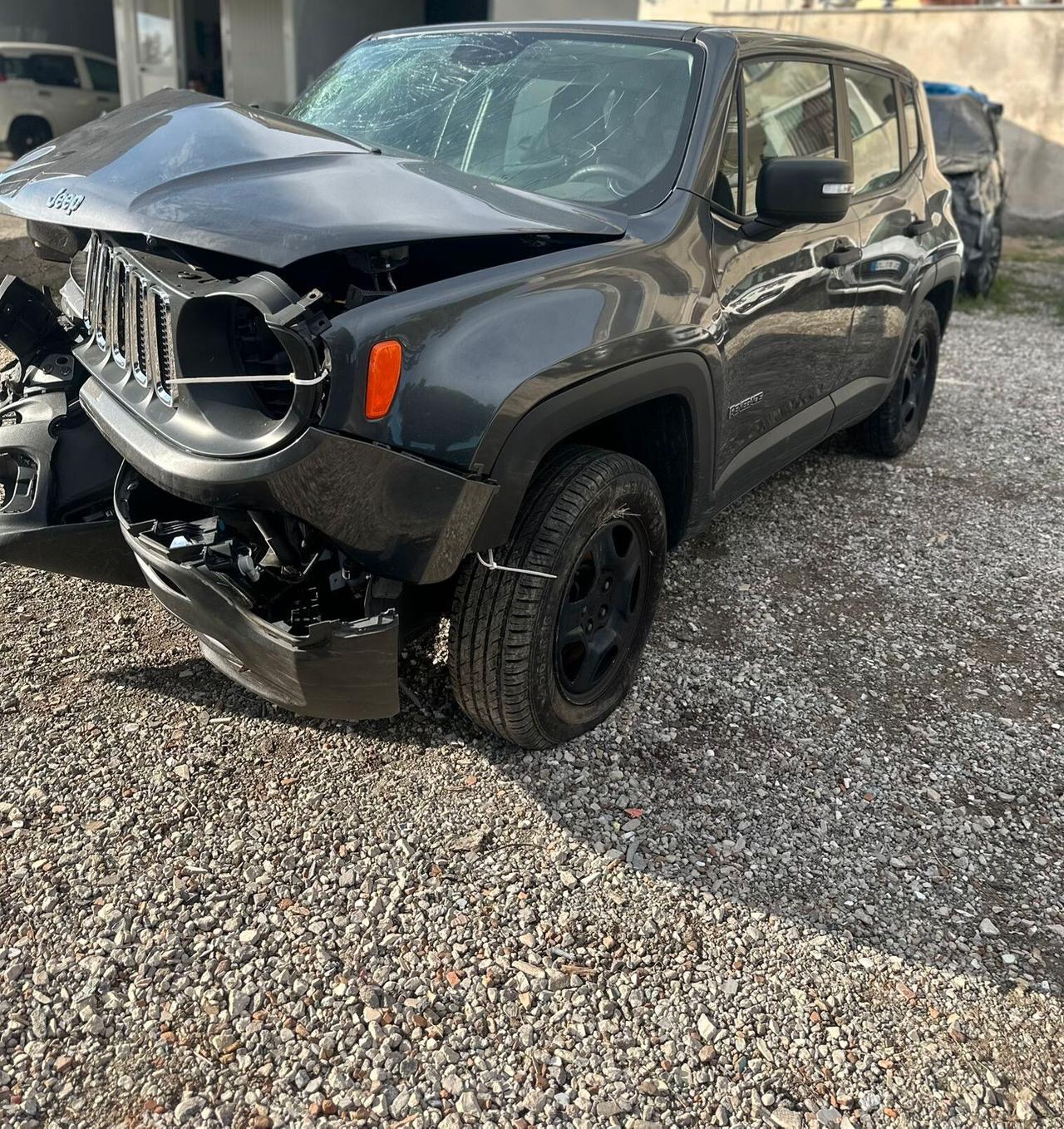 Jeep Renegade 1.6 E-TorQ EVO Sport sinistrata incidentata