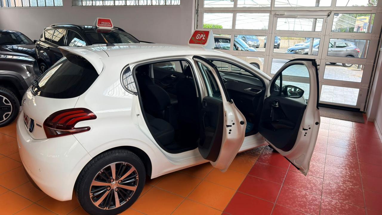 Peugeot 208 PureTech 82 3p. GPL Allure