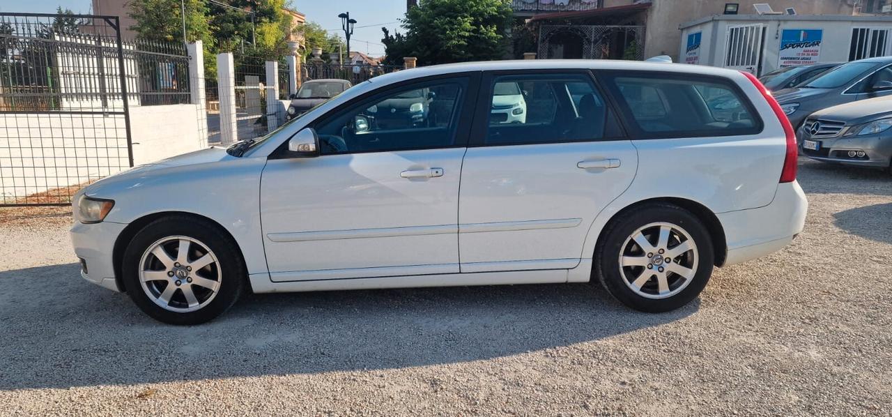 VOLVO V50 1.6 HDI 116 CV