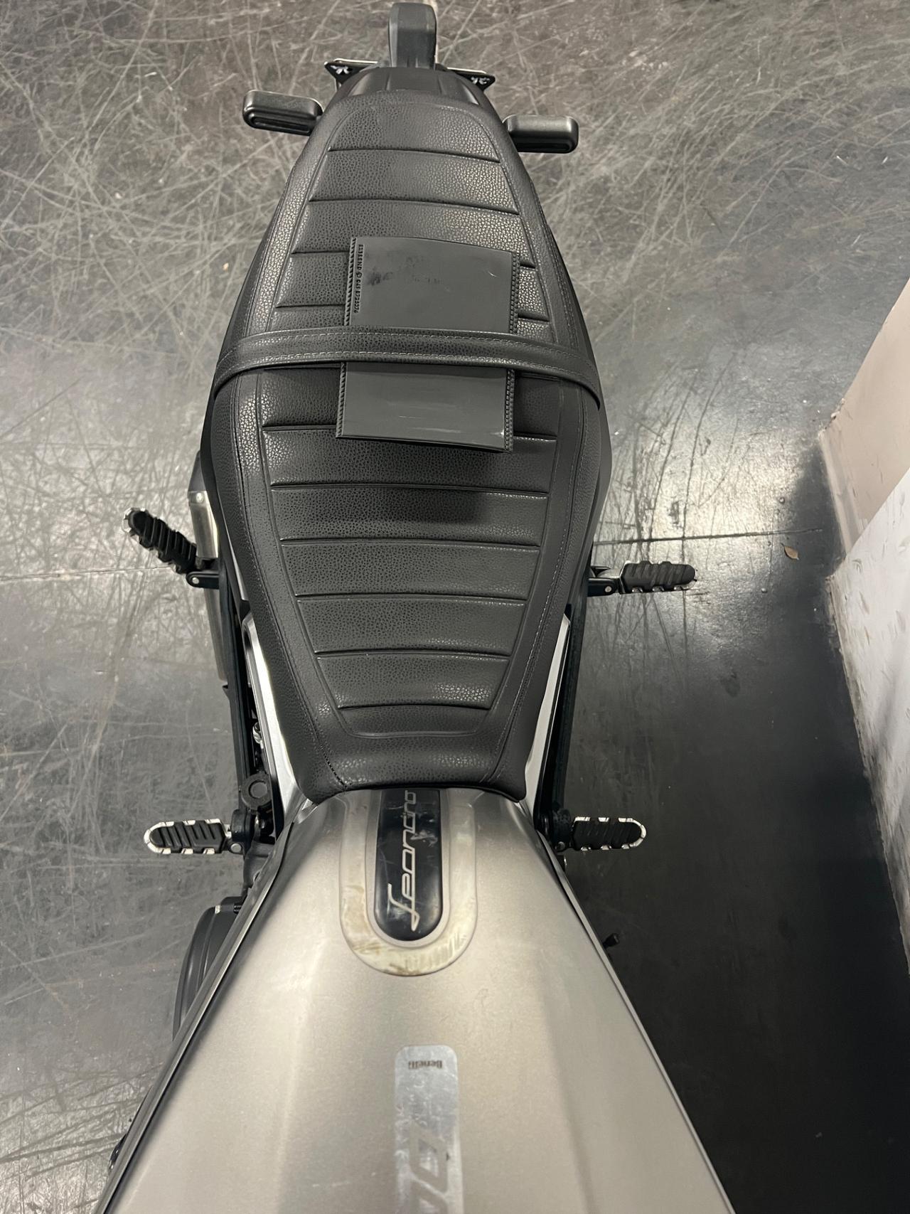 Benelli Leoncino 800