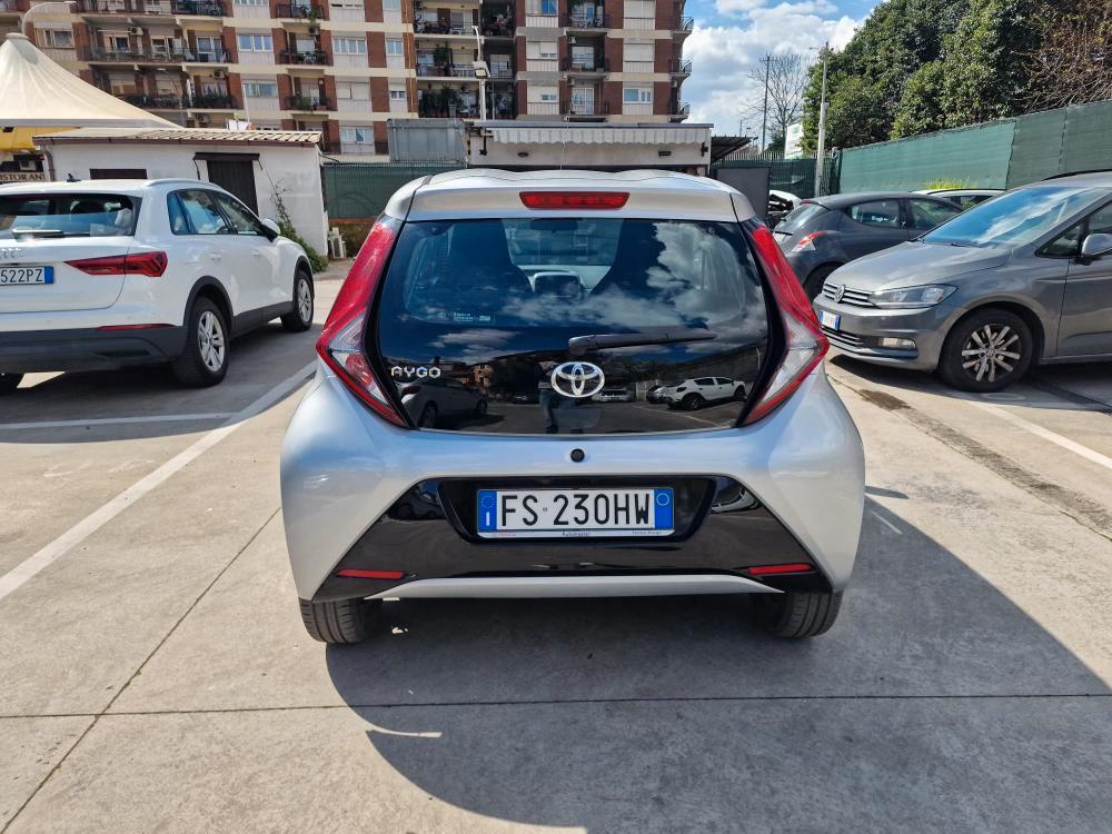 Toyota Aygo 5 Porte Aygo 5p 1.0 x-play 72cv km 21000