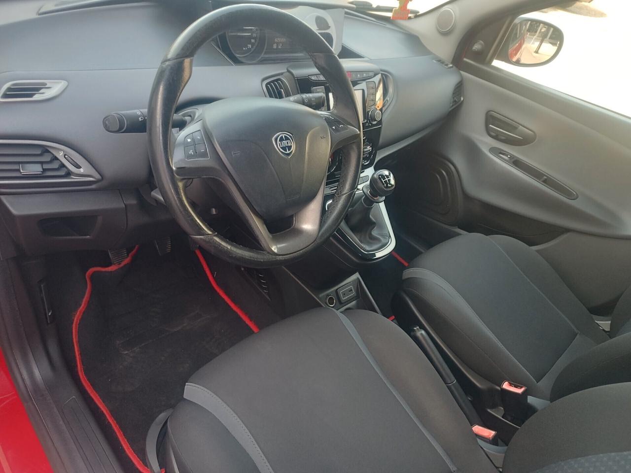 Lancia Ypsilon 1.2 gpl