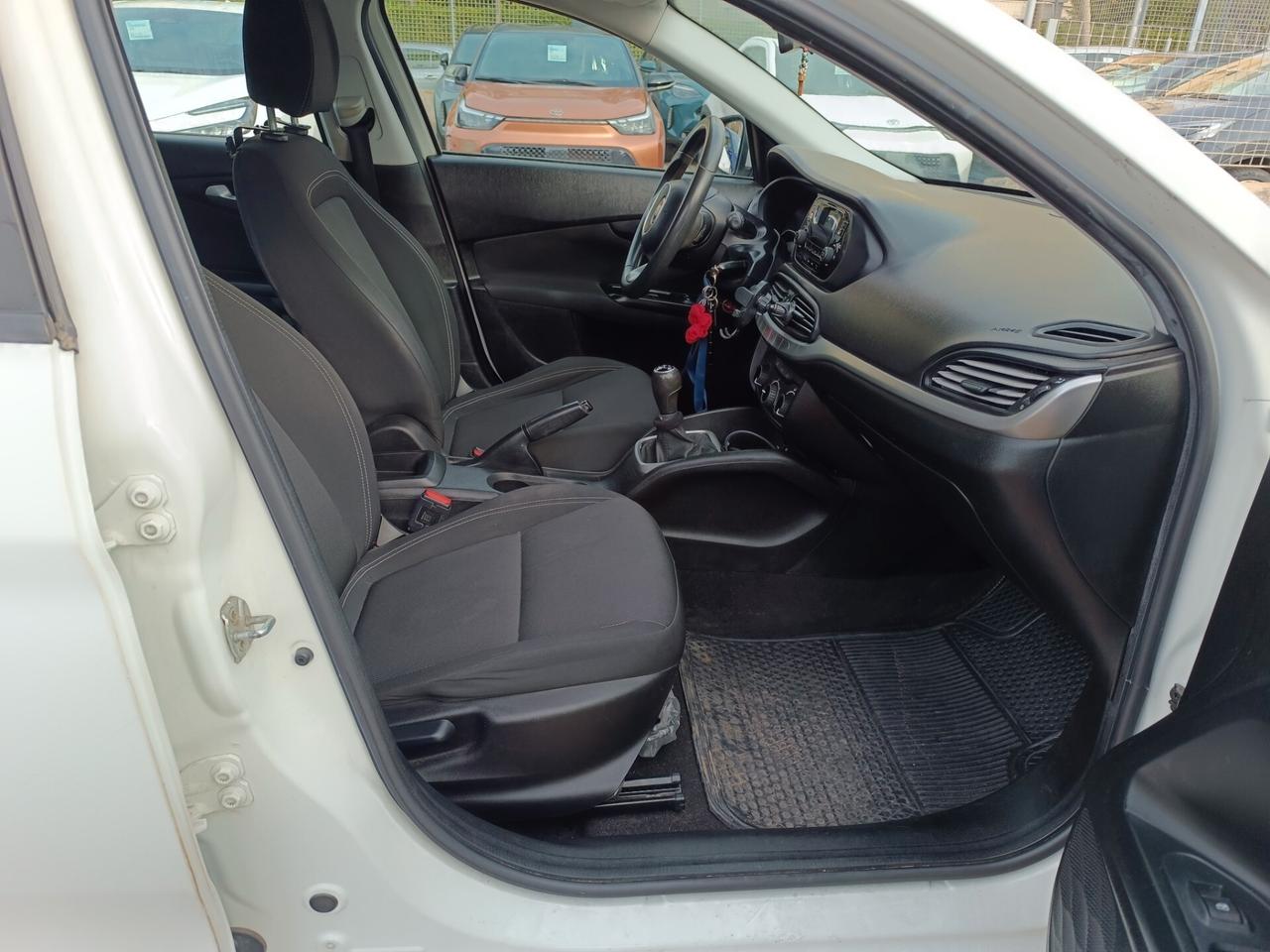 Fiat Tipo 1.3 Mjt S&S 5 porte Easy