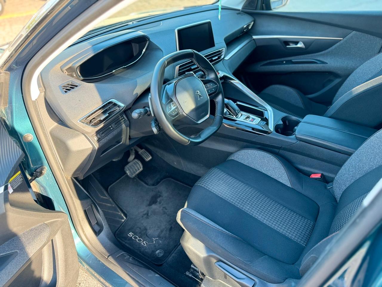 Peugeot 5008 1.5 Diesel 130cv EAT8 Active garanzia 12 mesi possibilita di finanziamento in sede