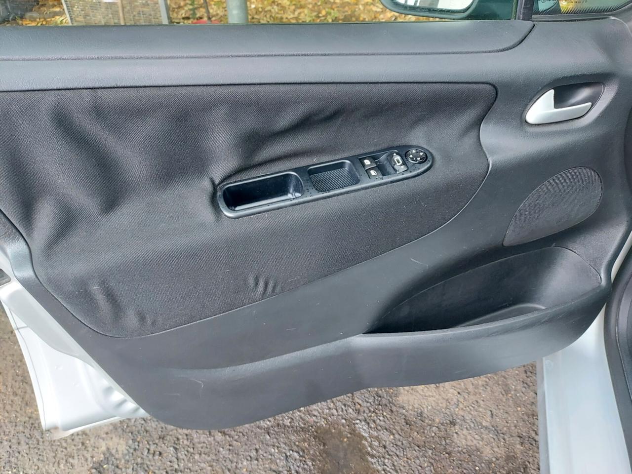 Peugeot 207 1.4 8V 75cv GPL Rinnovato