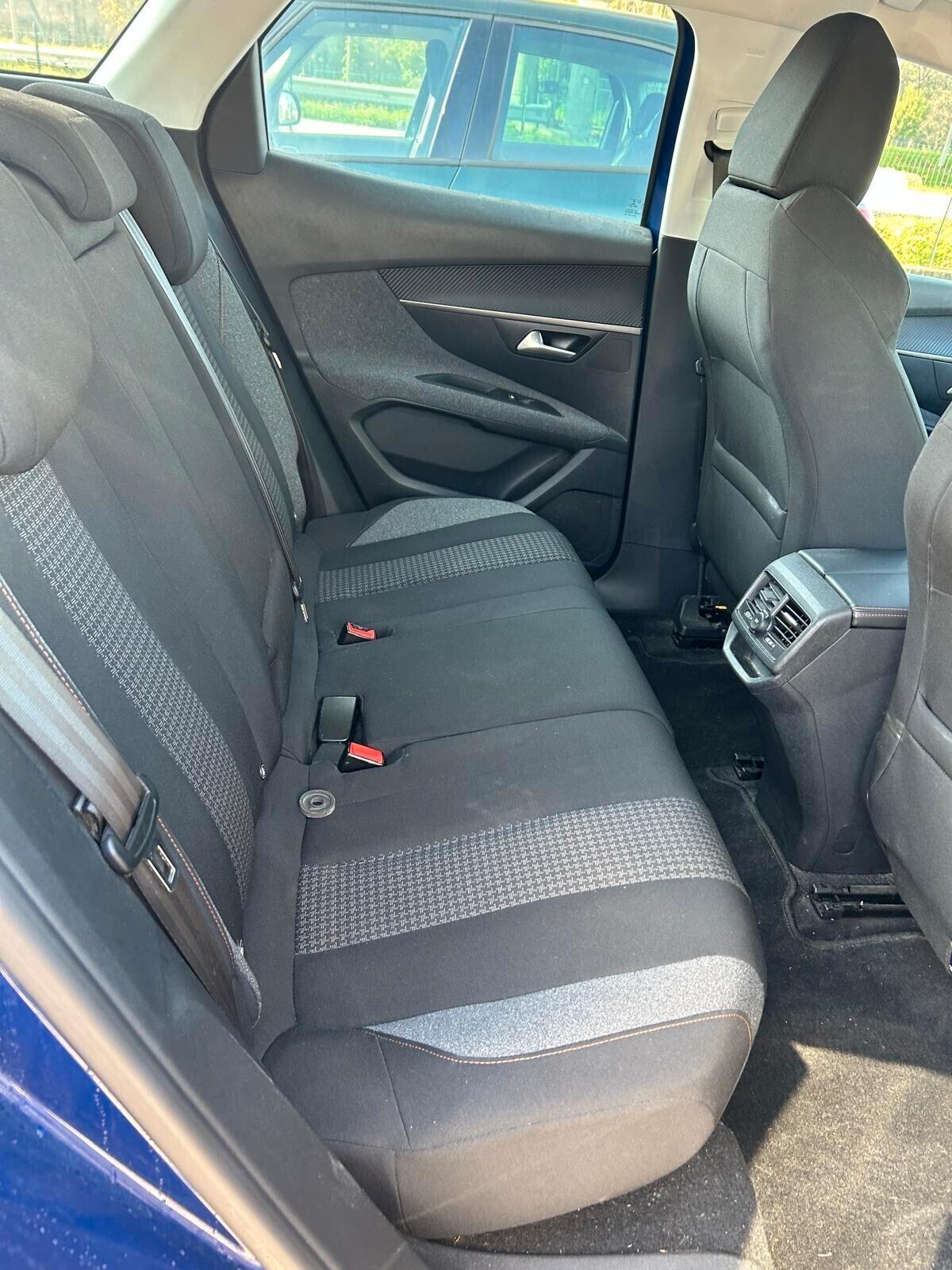 Peugeot 3008 BlueHDi 130 S&S EAT8 Allure