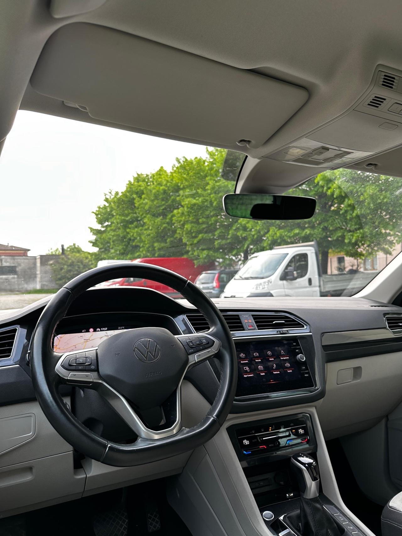 Volkswagen Tiguan 2.0 TDI 150 CV SCR DSG R-Line