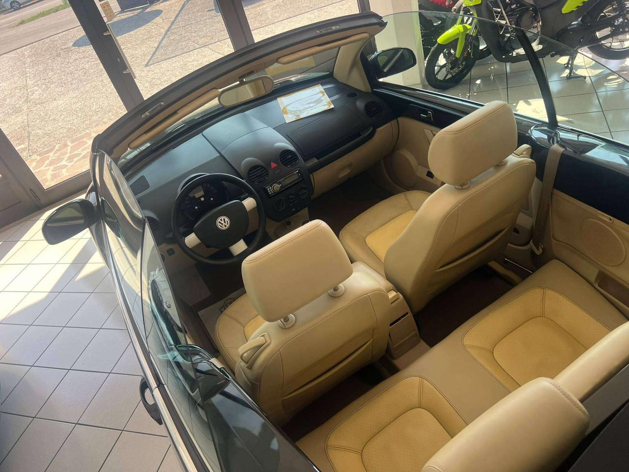 Volkswagen Maggiolino New Beetle Cabrio 1.6
