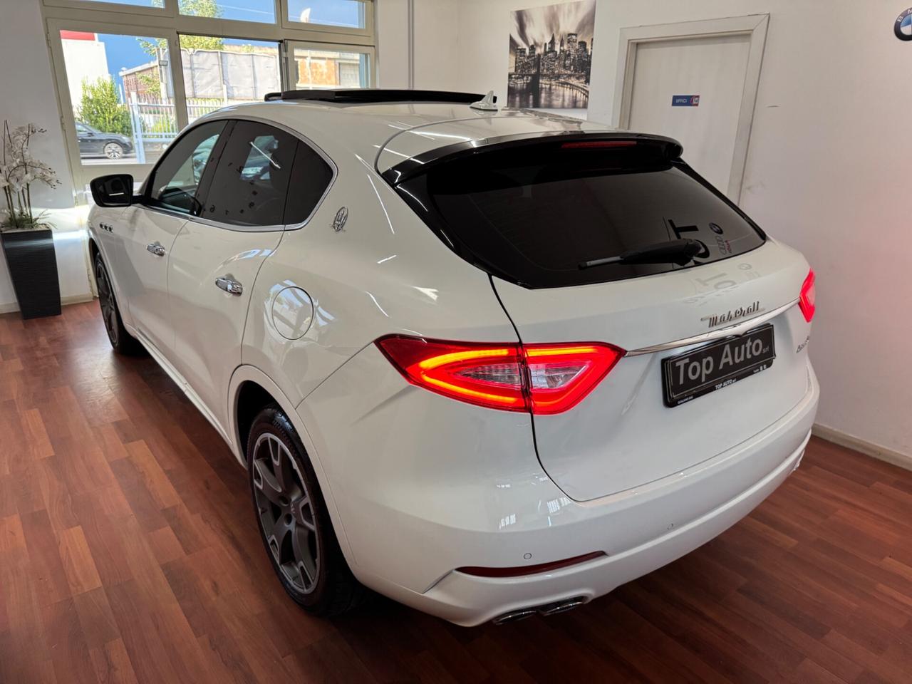 MASERATI LEVANTE V6 275 CV AWD GRANLUSSO / TETTO