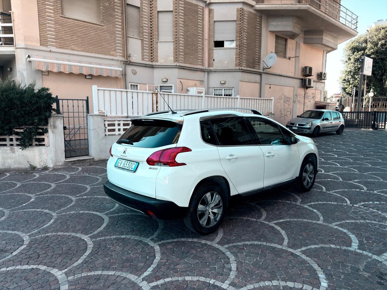Peugeot 2008 PureTech 82 Allure