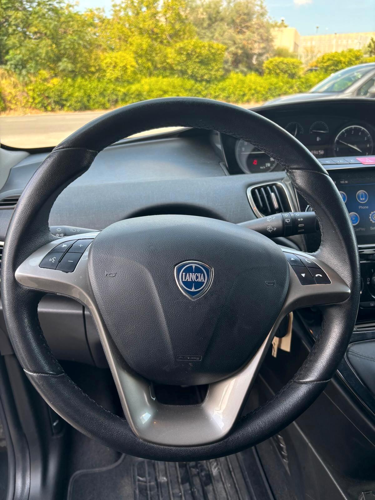 Lancia Ypsilon 1.0 FireFly 5 porte S&S Hybrid Gold