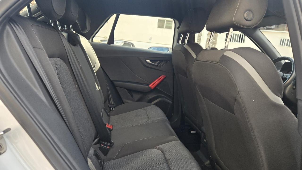 Audi Q2 30 1.6 tdi 115CV S line Edition S-Tronic Cockpit
