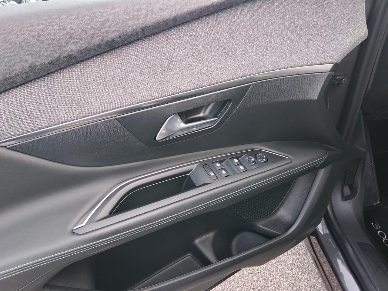 Peugeot 3008 BlueHDi 130 EAT8 GT