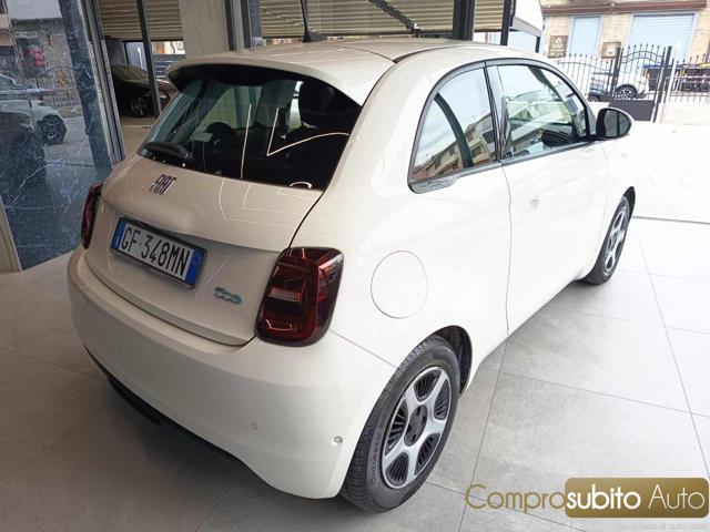 FIAT 500e 3+1 42 kWh Passion