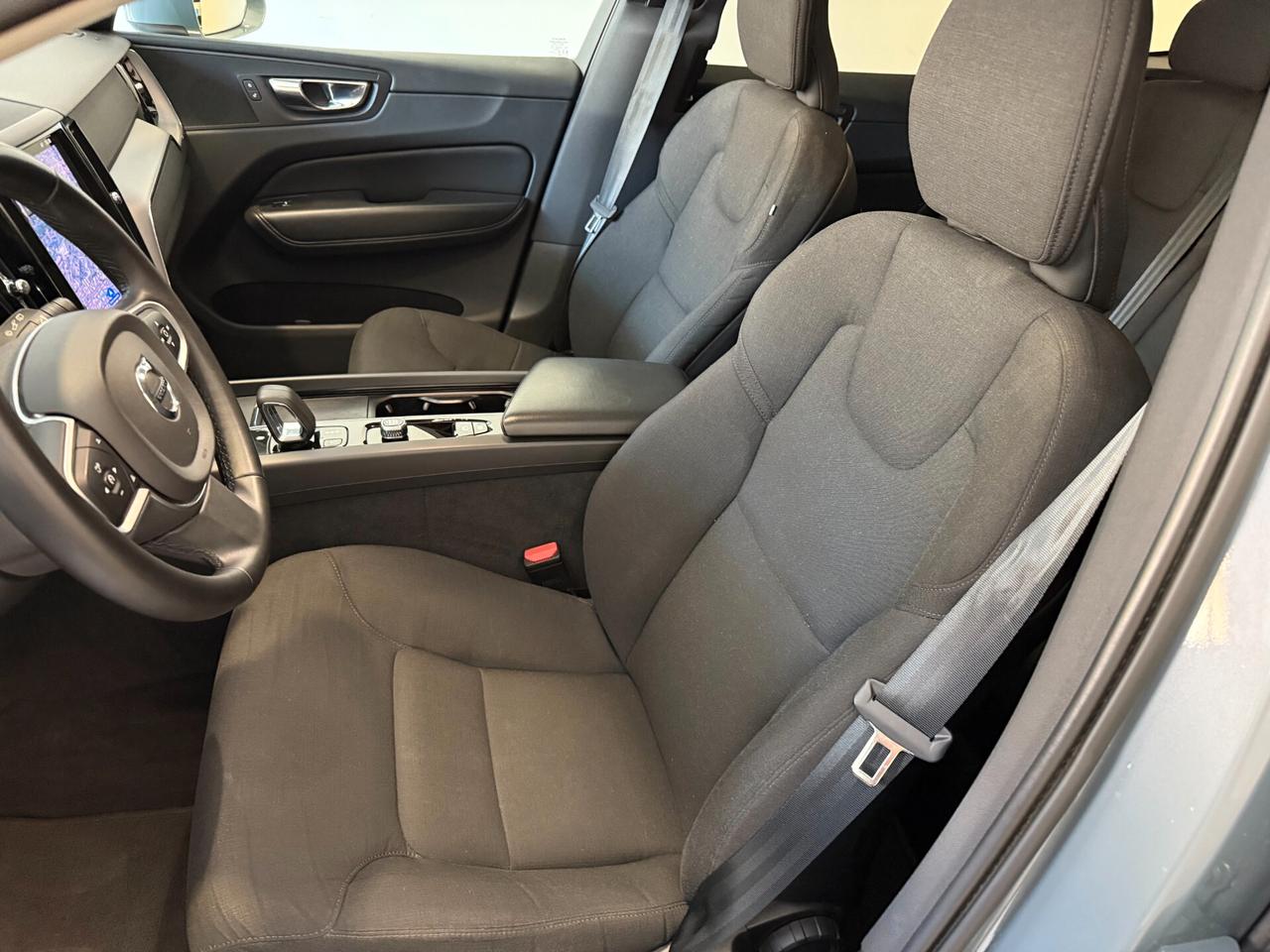 Volvo XC 60 XC60 B4 (d) AWD automatico Momentum Pro