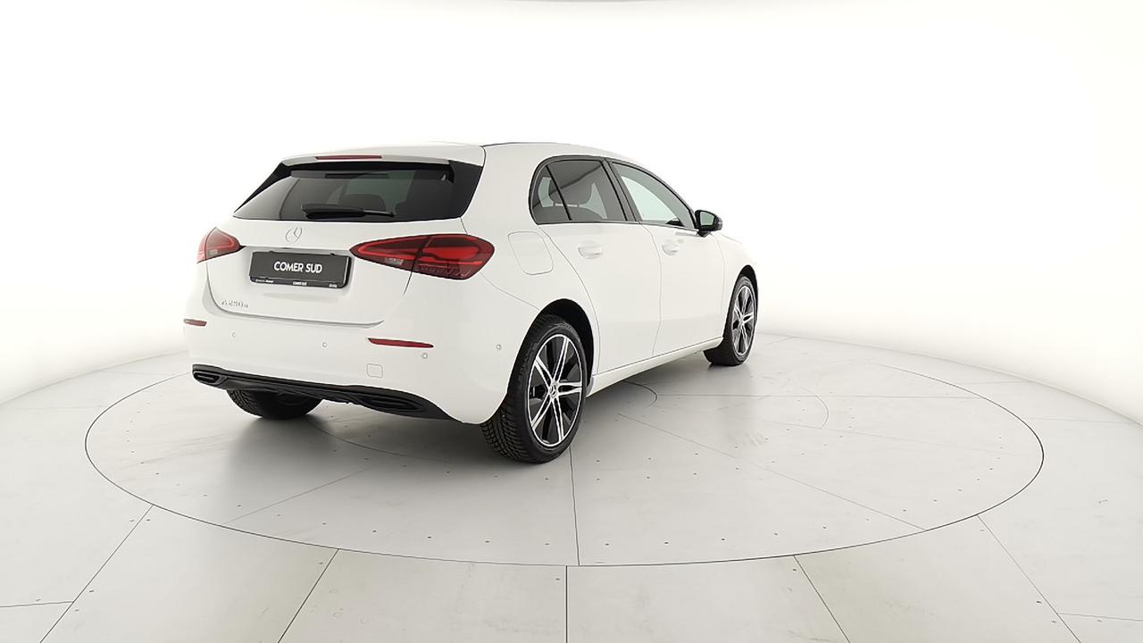 Mercedes-Benz Classe A - W177 2023 - A 250 e phev Progressive Advanced auto