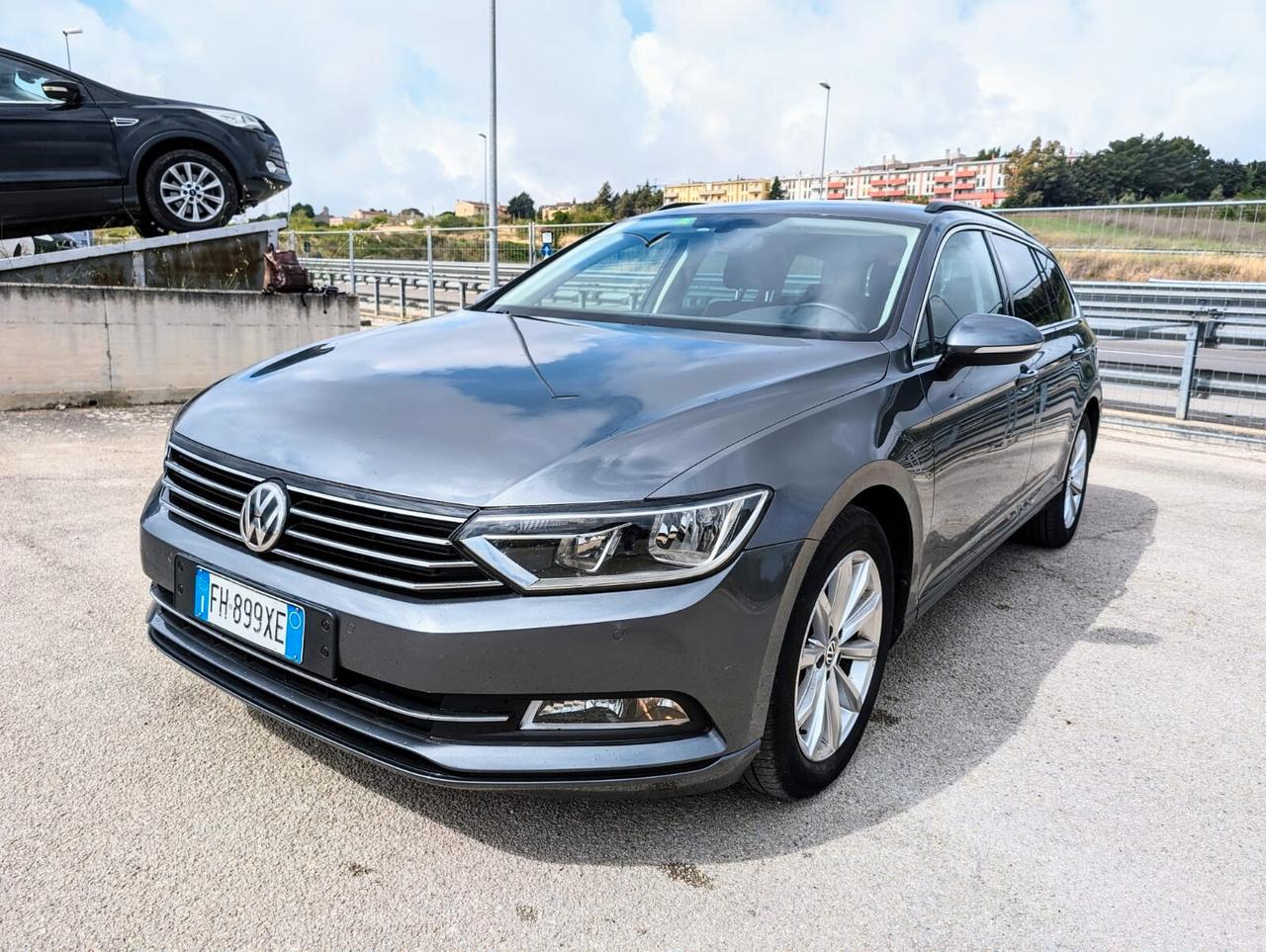 Volkswagen Passat 1.6 TDI SCR DSG Business BMT