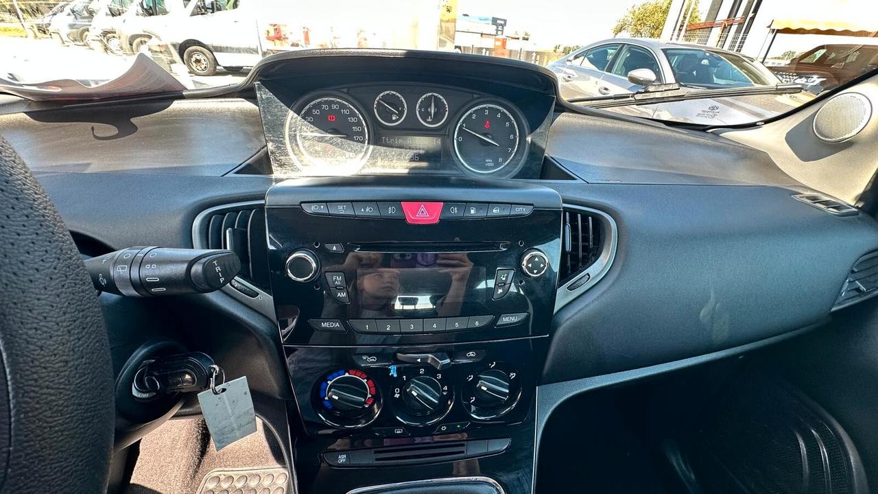 Lancia Ypsilon 1.2 69 CV 5 porte GPL Ecochic Silver UNICO PROPRIETARIO KM CERTIFICATI